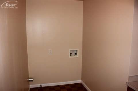 6501 Chicago Road Flushing, MI 48433 - Photo 13 of 22 20367745-12.JPG