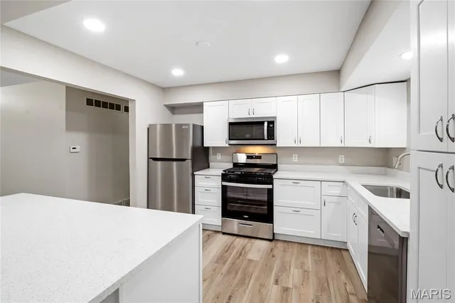 $210,000 | 7 Flamingo Drive, Hazelwood, MO 63042