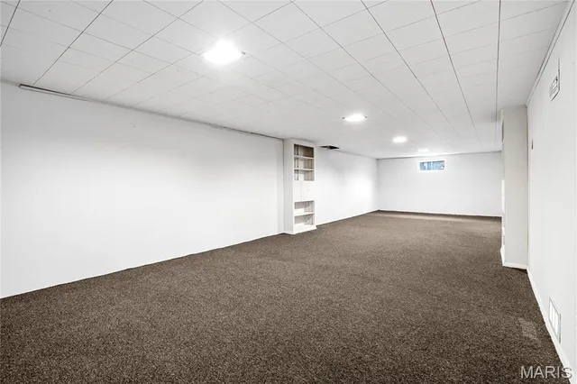 $210,000 | 7 Flamingo Drive, Hazelwood, MO 63042