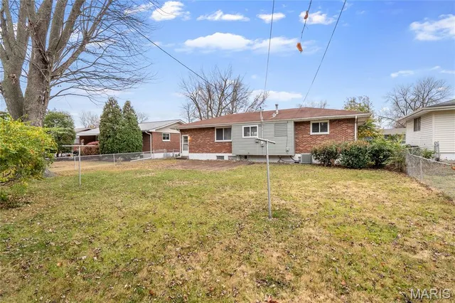 $210,000 | 7 Flamingo Drive, Hazelwood, MO 63042