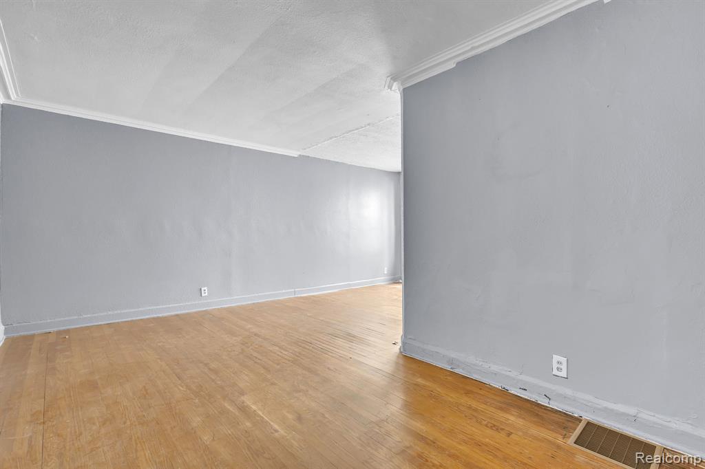 17701 Manderson Road Highland Park, MI 48203 - Photo 19 of 42