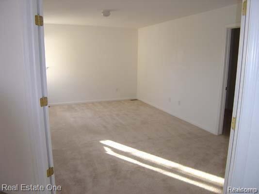 423 Lilly View Court Howell, MI 48843 - Photo 14 of 22 GetMedia.ashx-15