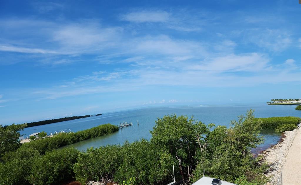 101 11th Street Marathon, FL 33051 - Photo 21 of 27 an aerial view of a city