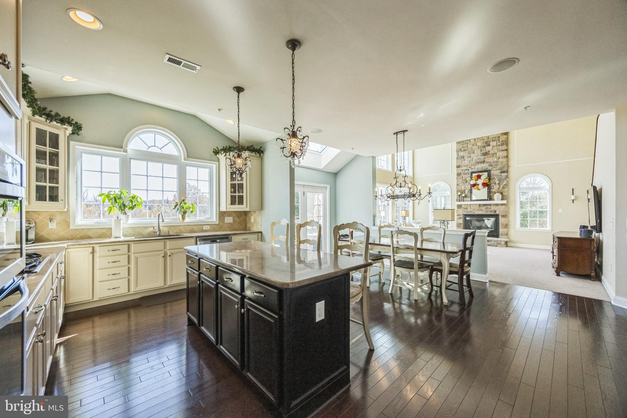 25 Folly Road Chalfont, PA 18914 - Photo 4 of 36 Gallery Image 4