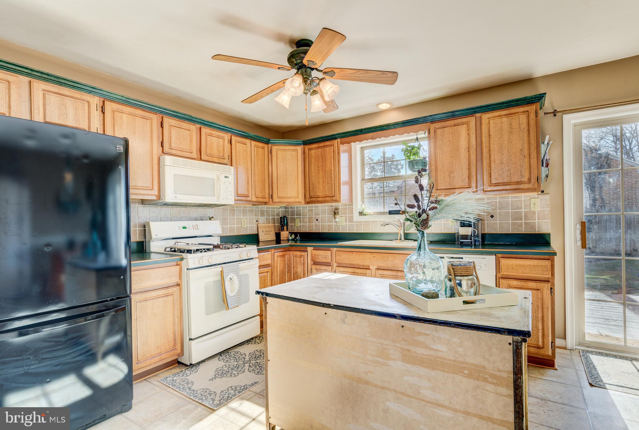 466 West Walnut Street Hanover, PA 17331 - Photo 4 of 36 Gallery Image 4
