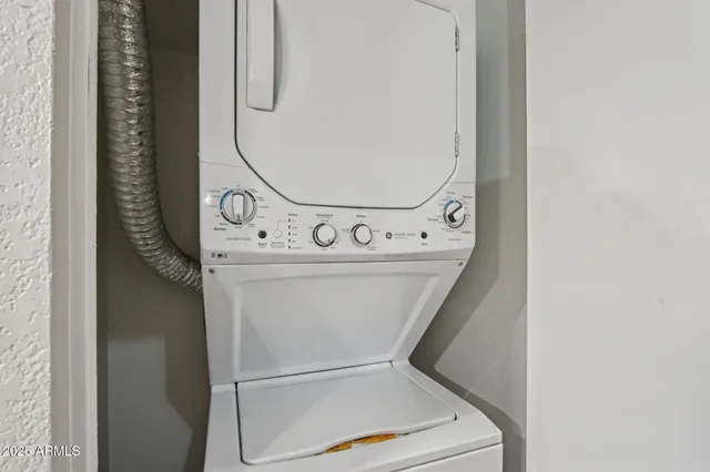 a close up view of a washer and dryer