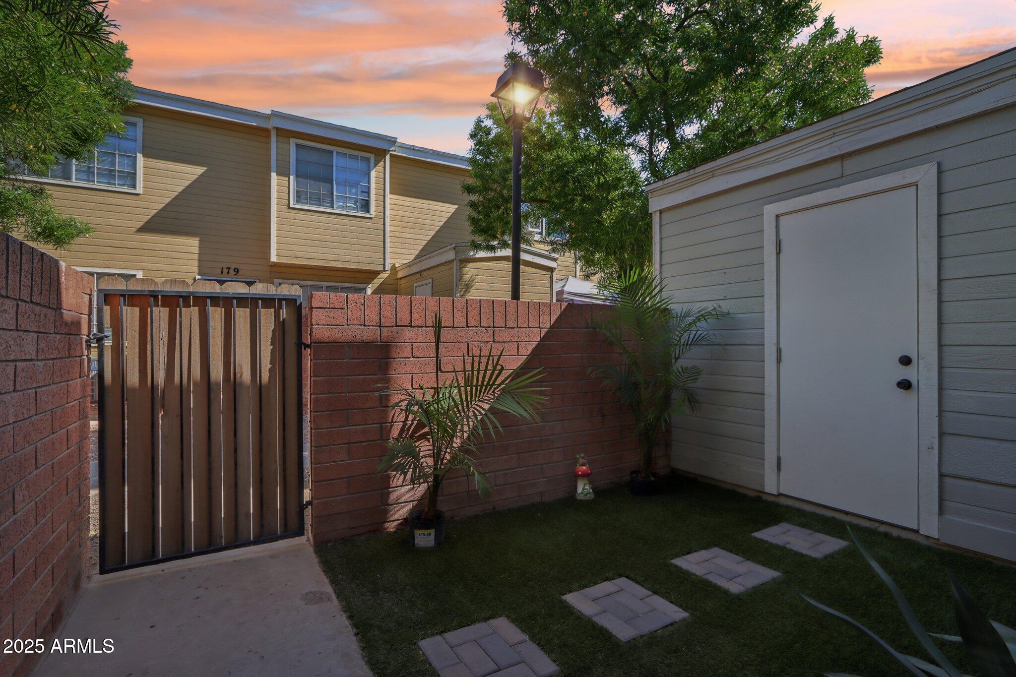 510 North Alma School Road, Unit 174 Mesa, AZ 85201 - Photo 38 of 38 a backyard of a house