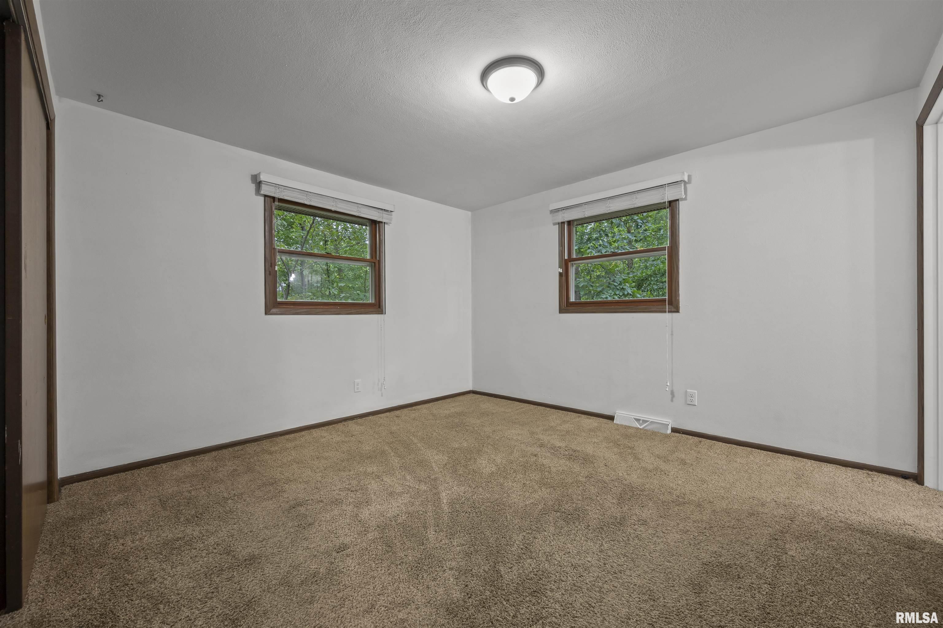 24 Roxbury Road Mackinaw, IL 61755 - Photo 22 of 29 Gallery Image 22