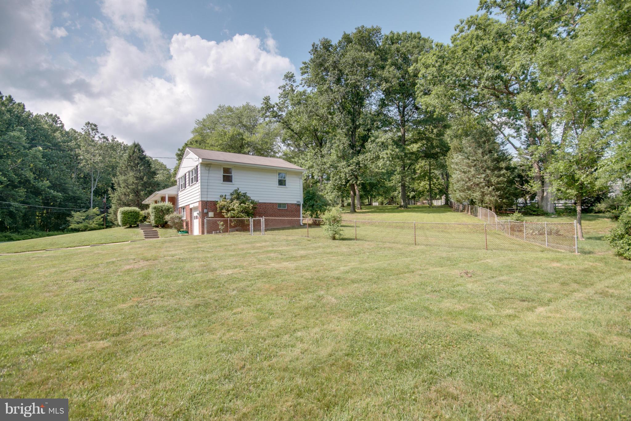 7622 Highland Street Springfield, VA 22150 - Photo 3 of 16 Exterior (Front)