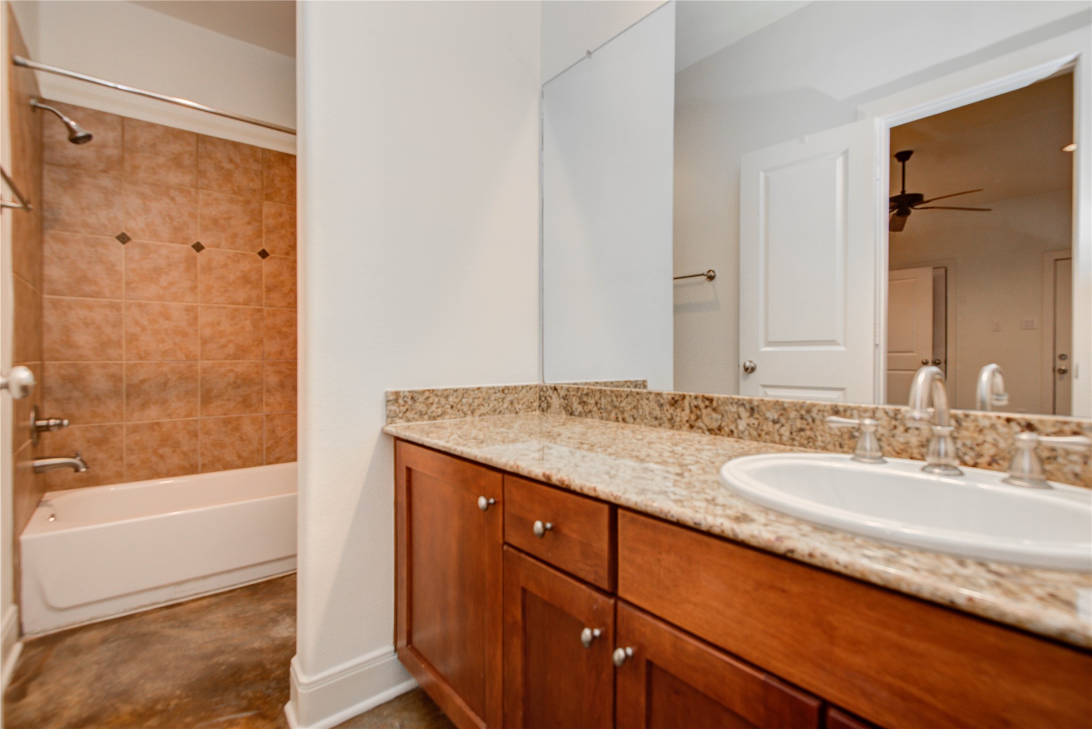 2414 Charleston Street, Unit B Houston, TX 77021 - Photo 8 of 37 Gallery Image 8