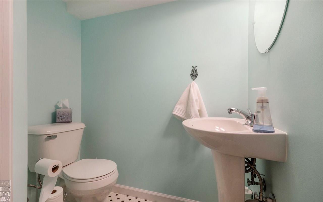 847 Washington Road Grosse Pointe, MI 48230 - Photo 24 of 30 31327820-23.JPG