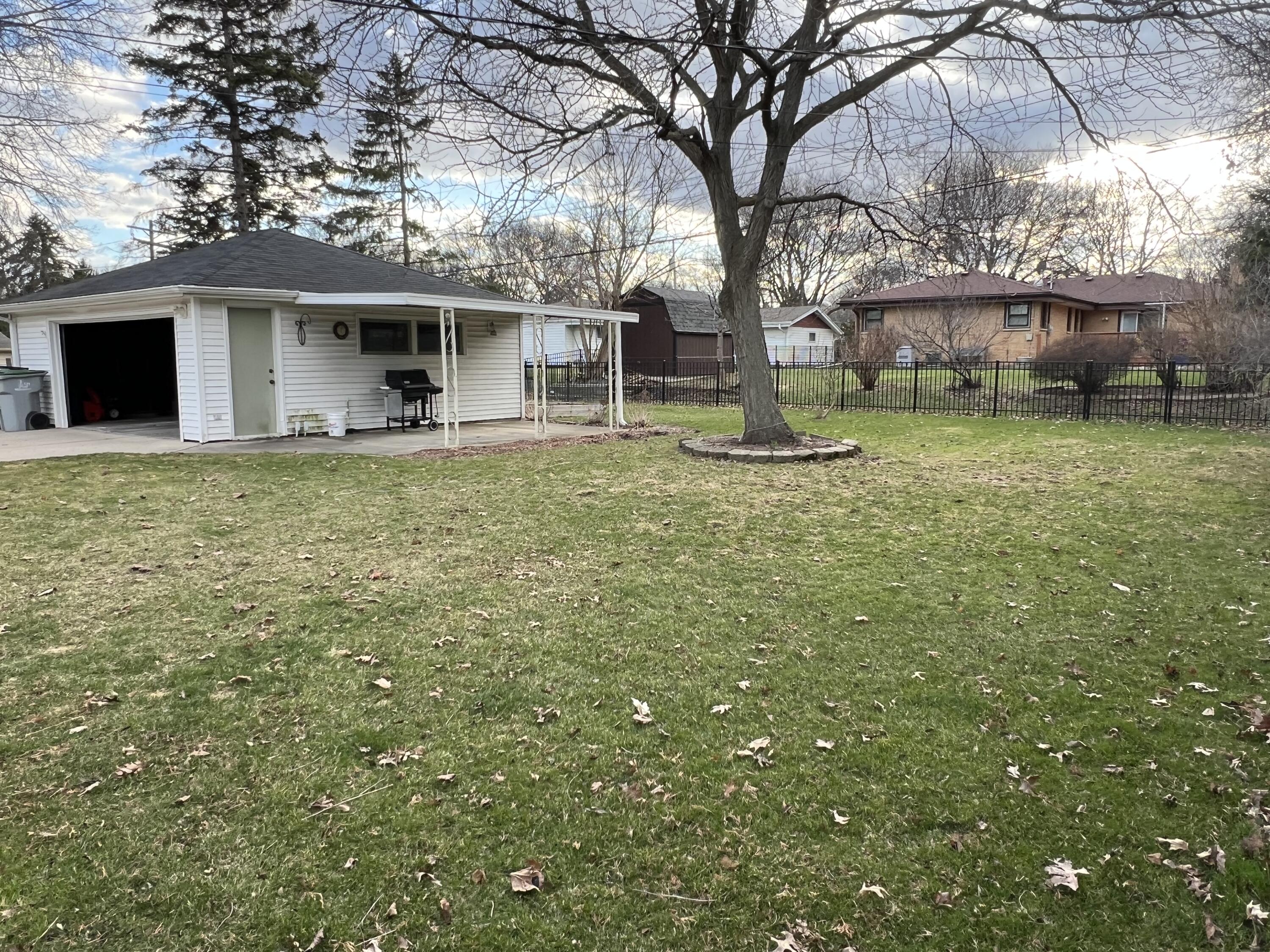 6015 South 18th Street Milwaukee, WI 53221 - Photo 5 of 6 IMG_5975 2