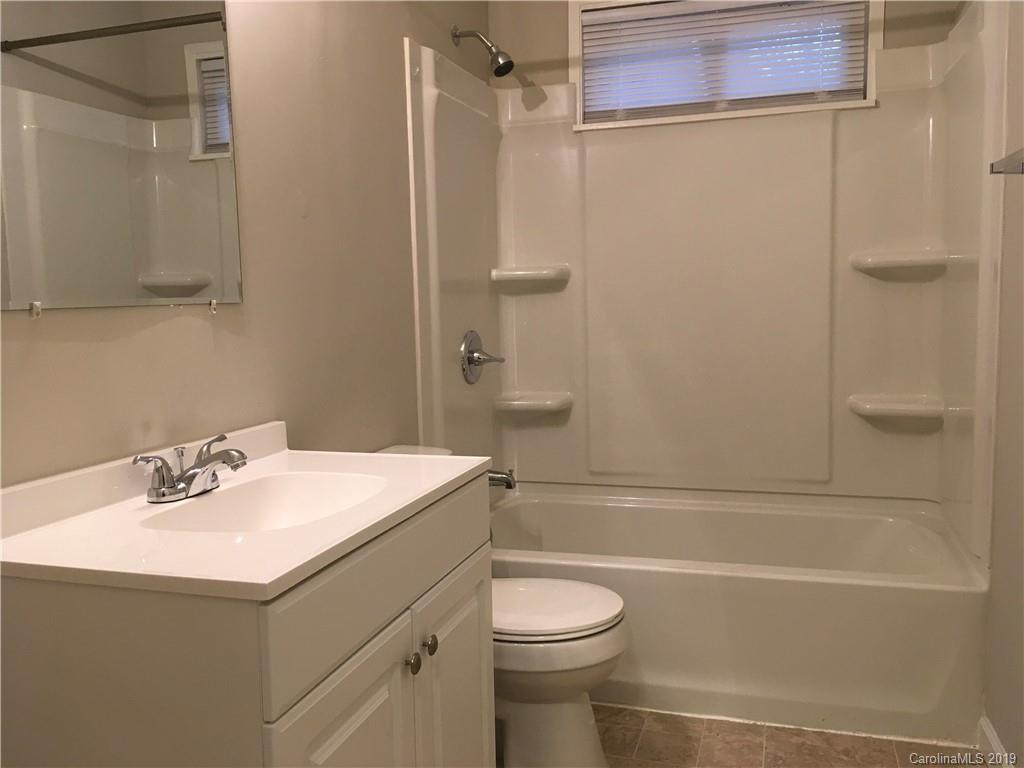 4325 Ridgeley Drive Charlotte, NC 28208 - Photo 4 of 10