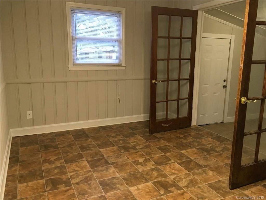 4325 Ridgeley Drive Charlotte, NC 28208 - Photo 9 of 10