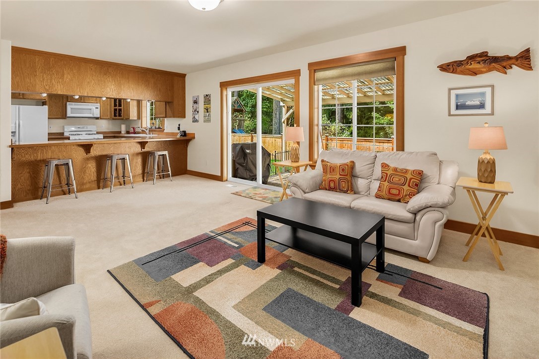 9012 240th Street Southwest Edmonds, WA 98026 - Photo 14 of 28 Gallery Image 14