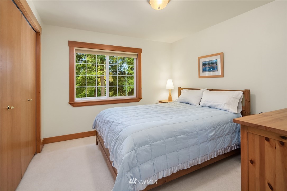 9012 240th Street Southwest Edmonds, WA 98026 - Photo 22 of 28 Gallery Image 22