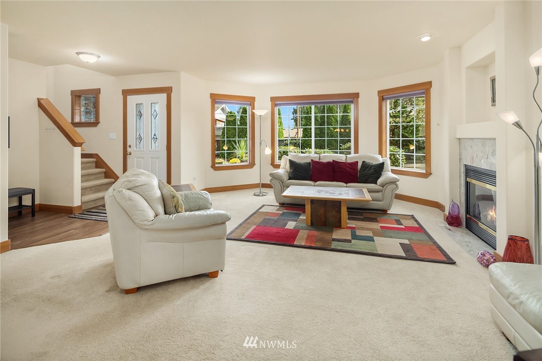 9012 240th Street Southwest Edmonds, WA 98026 - Photo 8 of 28 Gallery Image 8