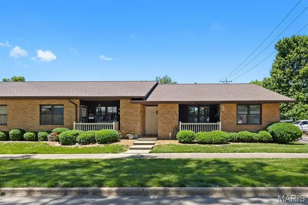$124,900 | 1314 Pine Street, Unit A4, Highland, IL 62249