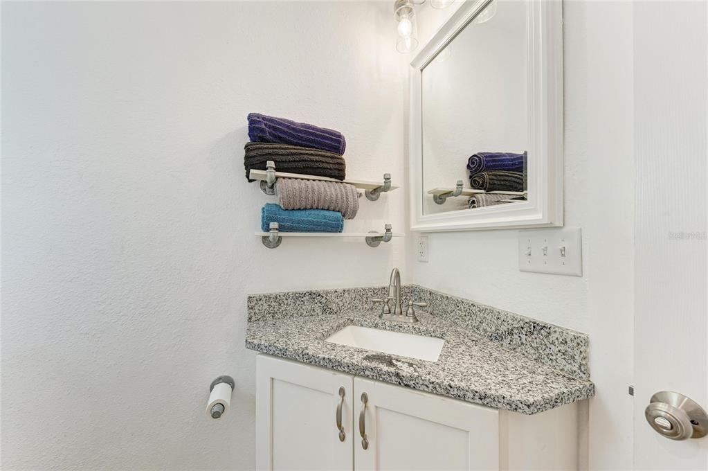 901 Oak Street Southwest Ruskin, FL 33570 - Photo 34 of 63