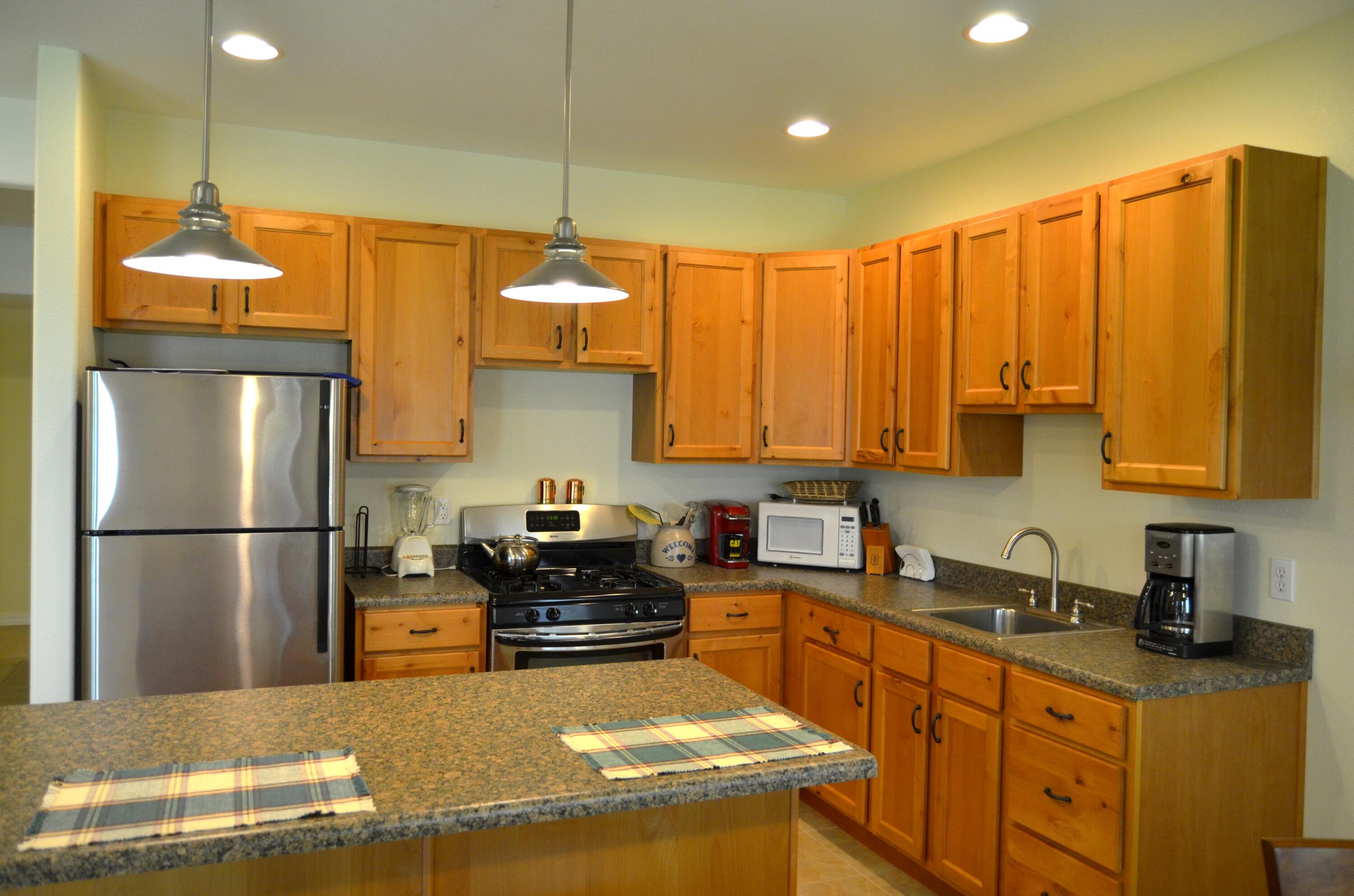 407 Millwood Drive Reeds Spring, MO 65737 - Photo 20 of 48 Lower level Kitchen
