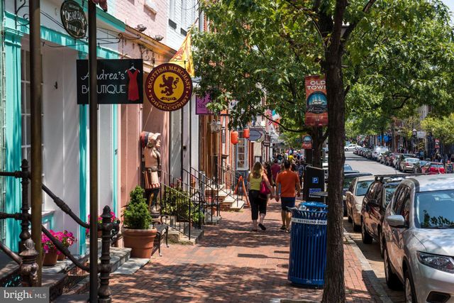 $415,500 | 520 John Carlyle Street, Unit 311, Alexandria, VA 22314