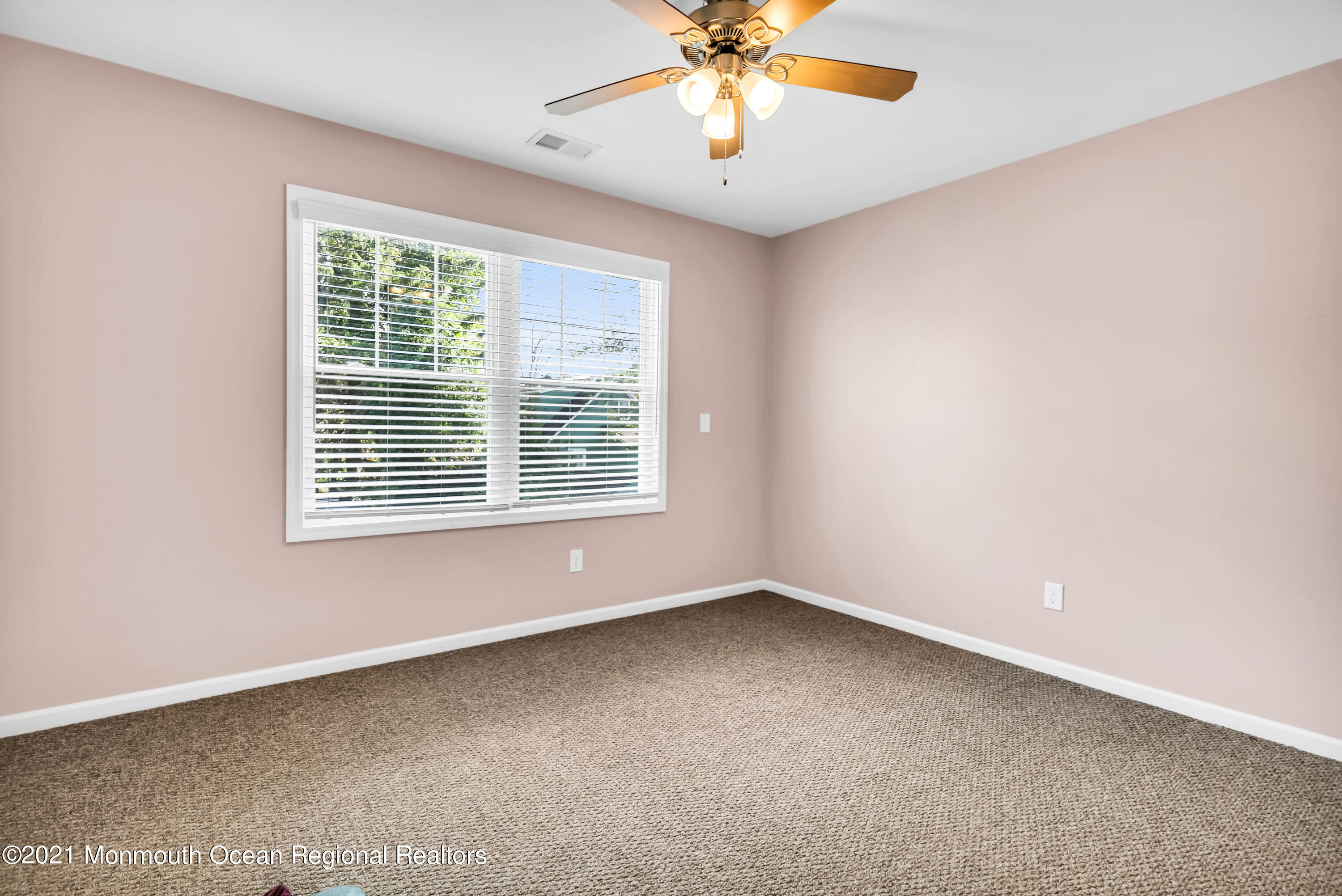 90 Applegate Street Red Bank, NJ 07701 - Photo 20 of 36 90 Applegate St Red Bank NJ-print-020-02