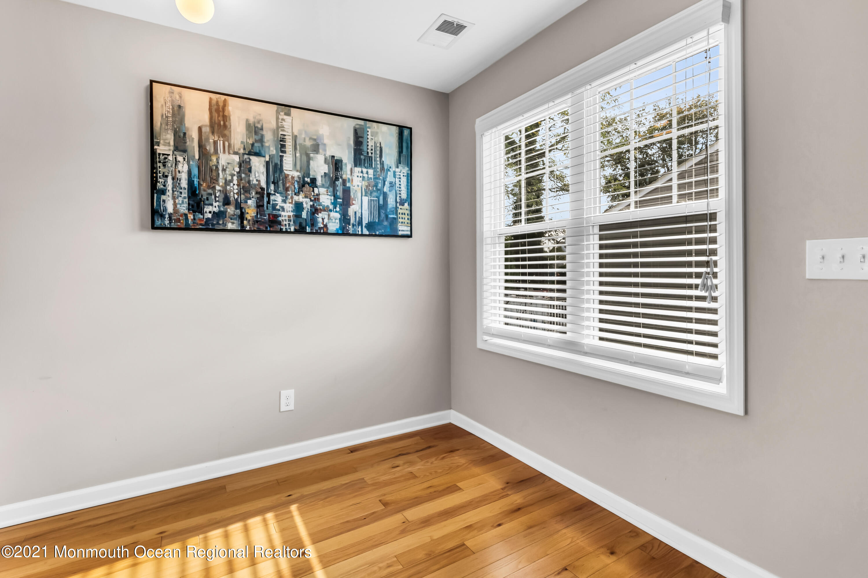 90 Applegate Street Red Bank, NJ 07701 - Photo 30 of 36 90 Applegate St Red Bank NJ-print-030-02