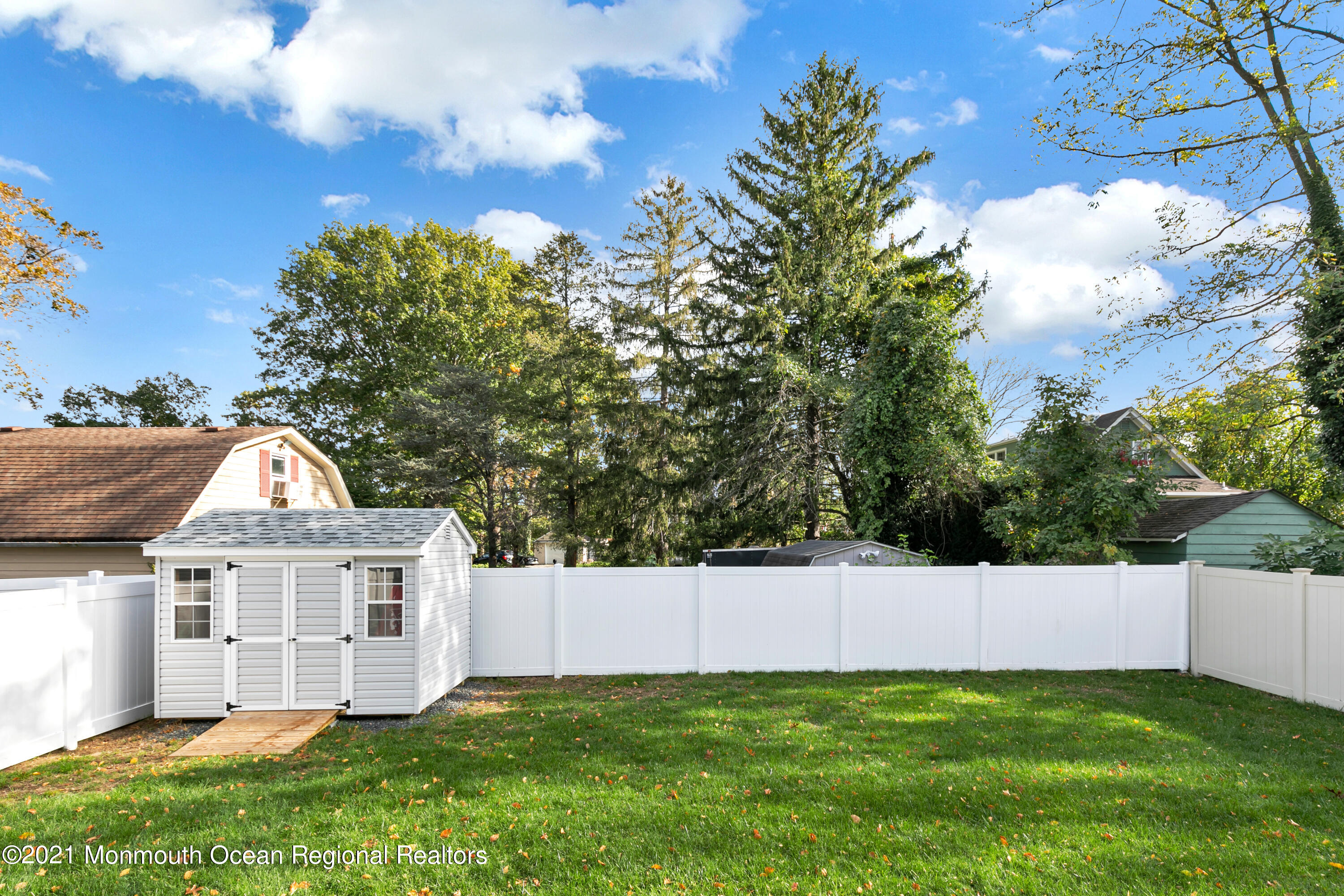 90 Applegate Street Red Bank, NJ 07701 - Photo 33 of 36 90 Applegate St Red Bank NJ-print-035-02