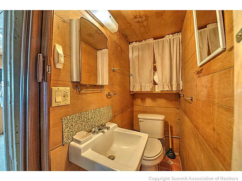 60 County 19 Road Alma, CO 80420 - Photo 20 of 25 Bathroom.