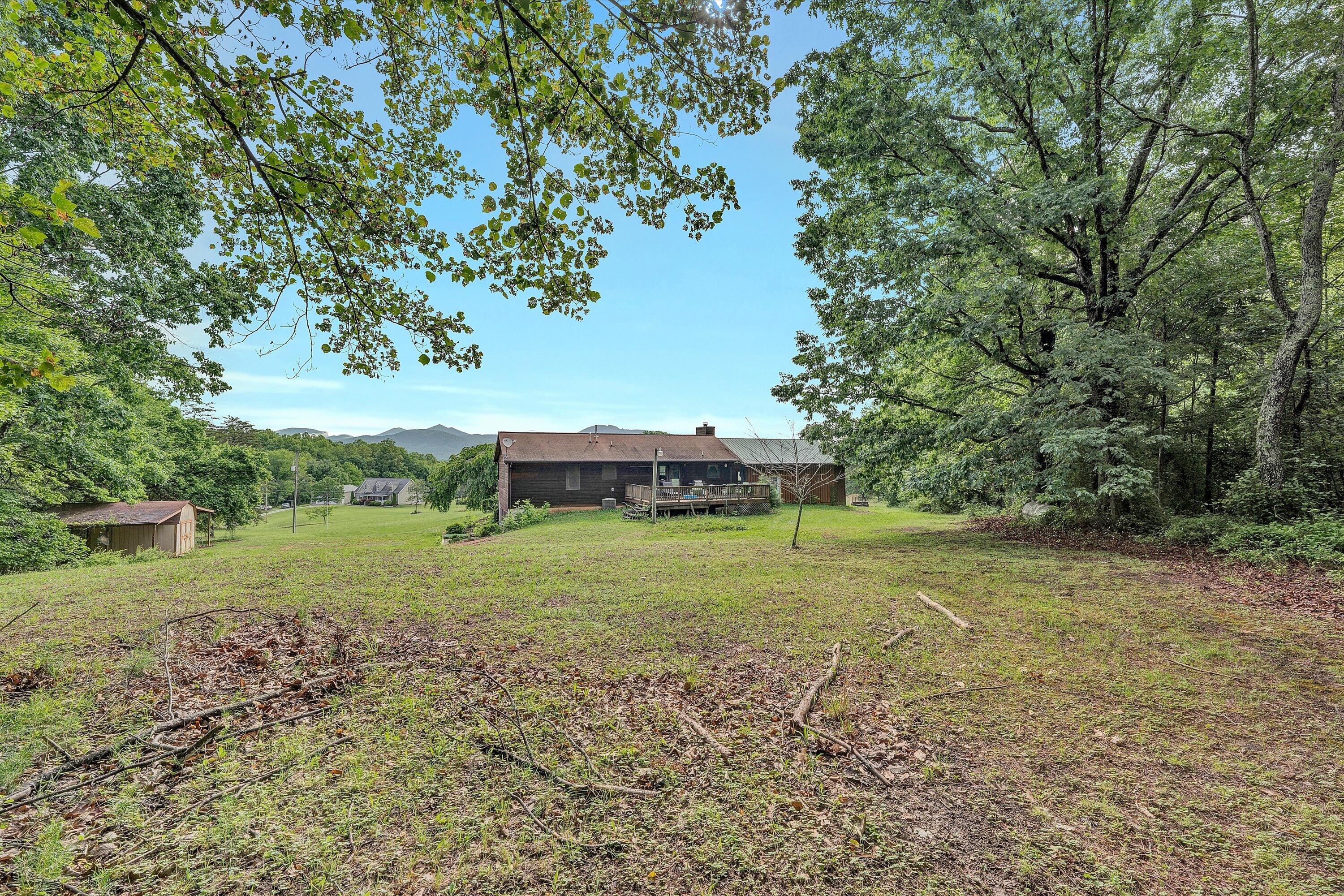 1550 Vernon Lane Blue Ridge, VA 24064 - Photo 37 of 45 36-SGP-01009