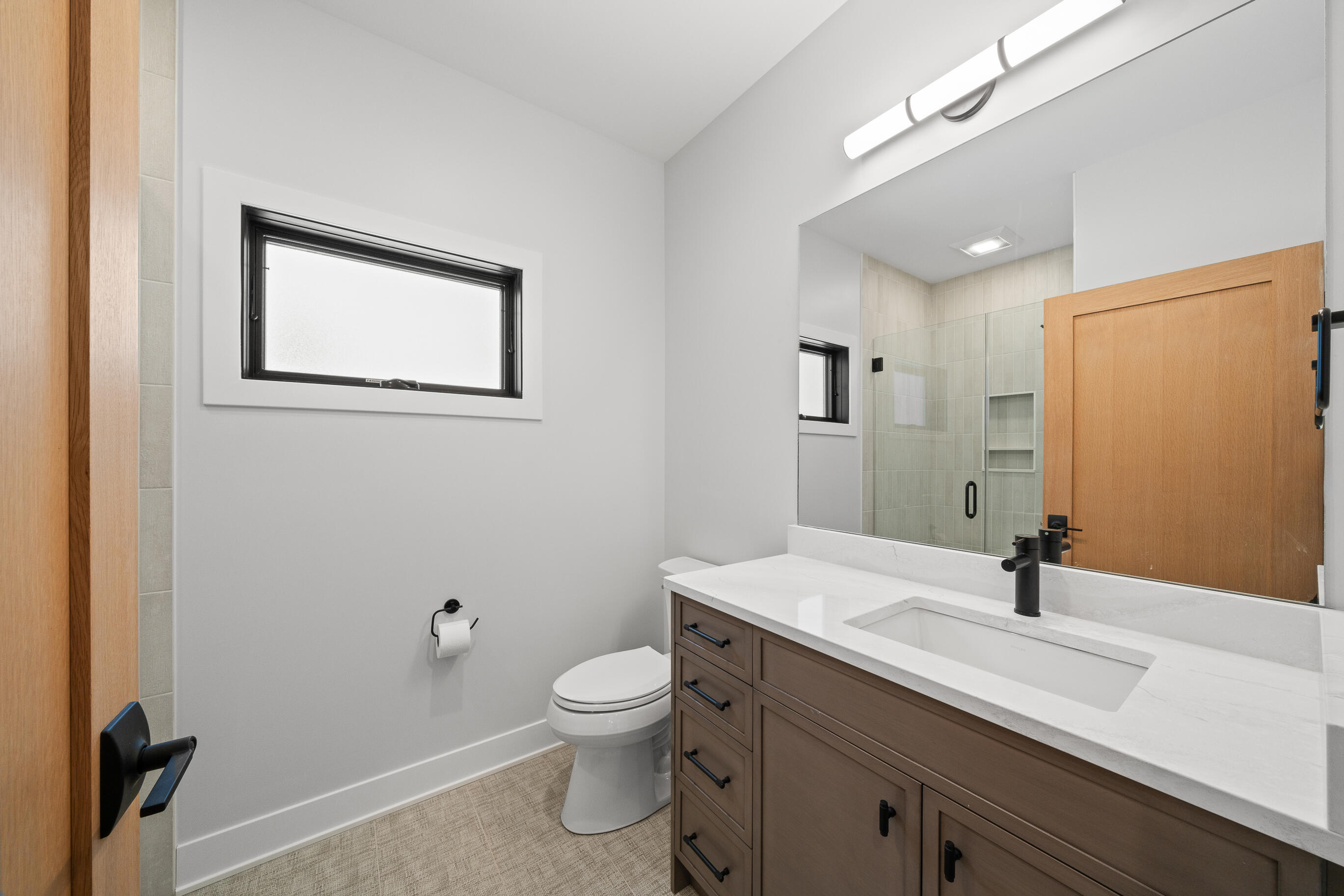 19 Cedar Point Drive Williams Bay, WI 53191 - Photo 26 of 40 Bathroom