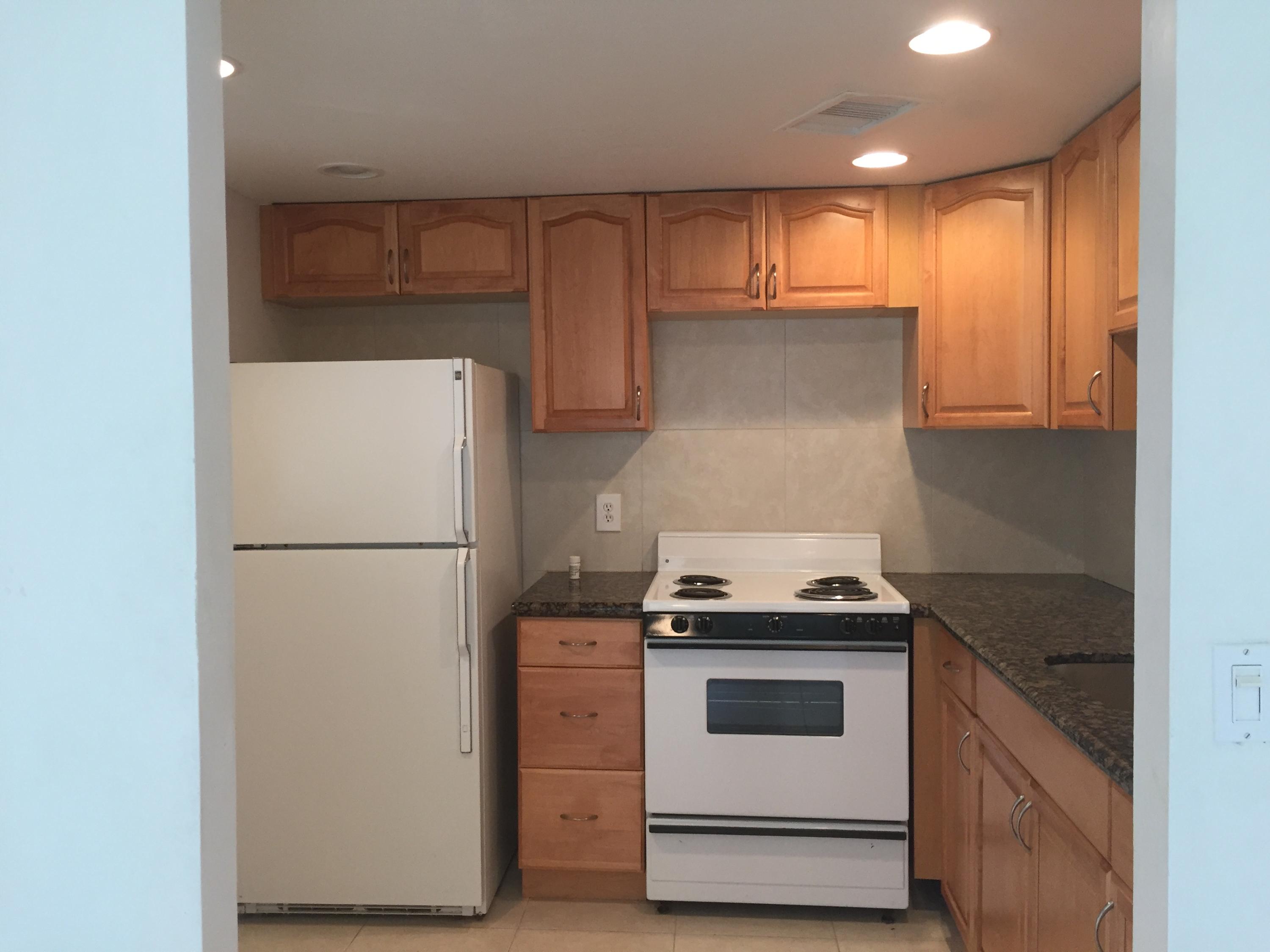 482 Brittany K Delray Beach, FL 33446 - Photo 4 of 30 kitchen