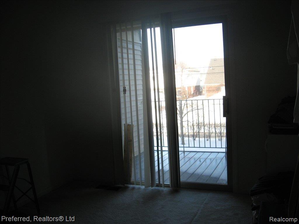 4306 Schaefer Road, Unit 18 Dearborn, MI 48126 - Photo 8 of 11 second bedroom