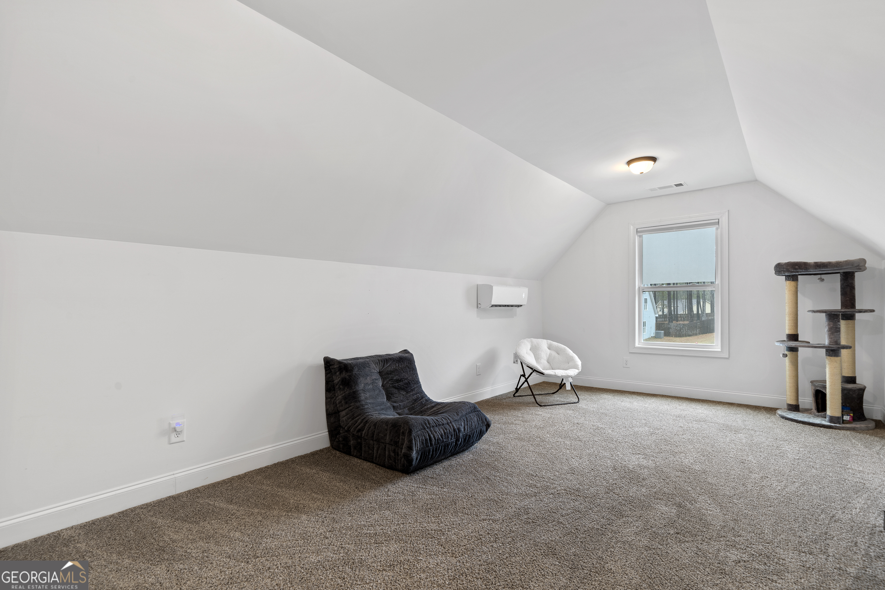 149 Willow Forest Road Milledgeville, GA 31061 - Photo 29 of 52 a living room with furniture