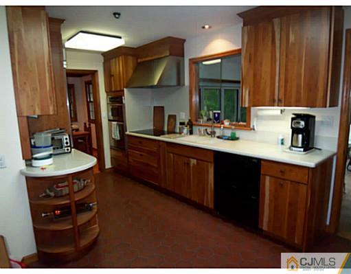689 Canal Road Somerset, NJ 08873 - Photo 6 of 22 Gallery Image 6