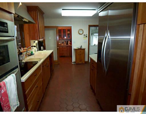 689 Canal Road Somerset, NJ 08873 - Photo 7 of 22 Gallery Image 7