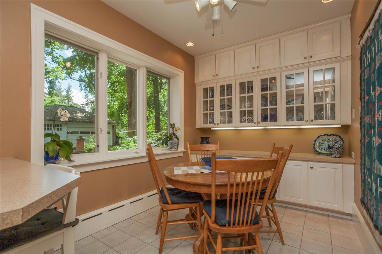 2225 Ridgeway Drive Southeast Cedar Rapids, IA 52403 - Photo 9 of 25 Gallery Image 9
