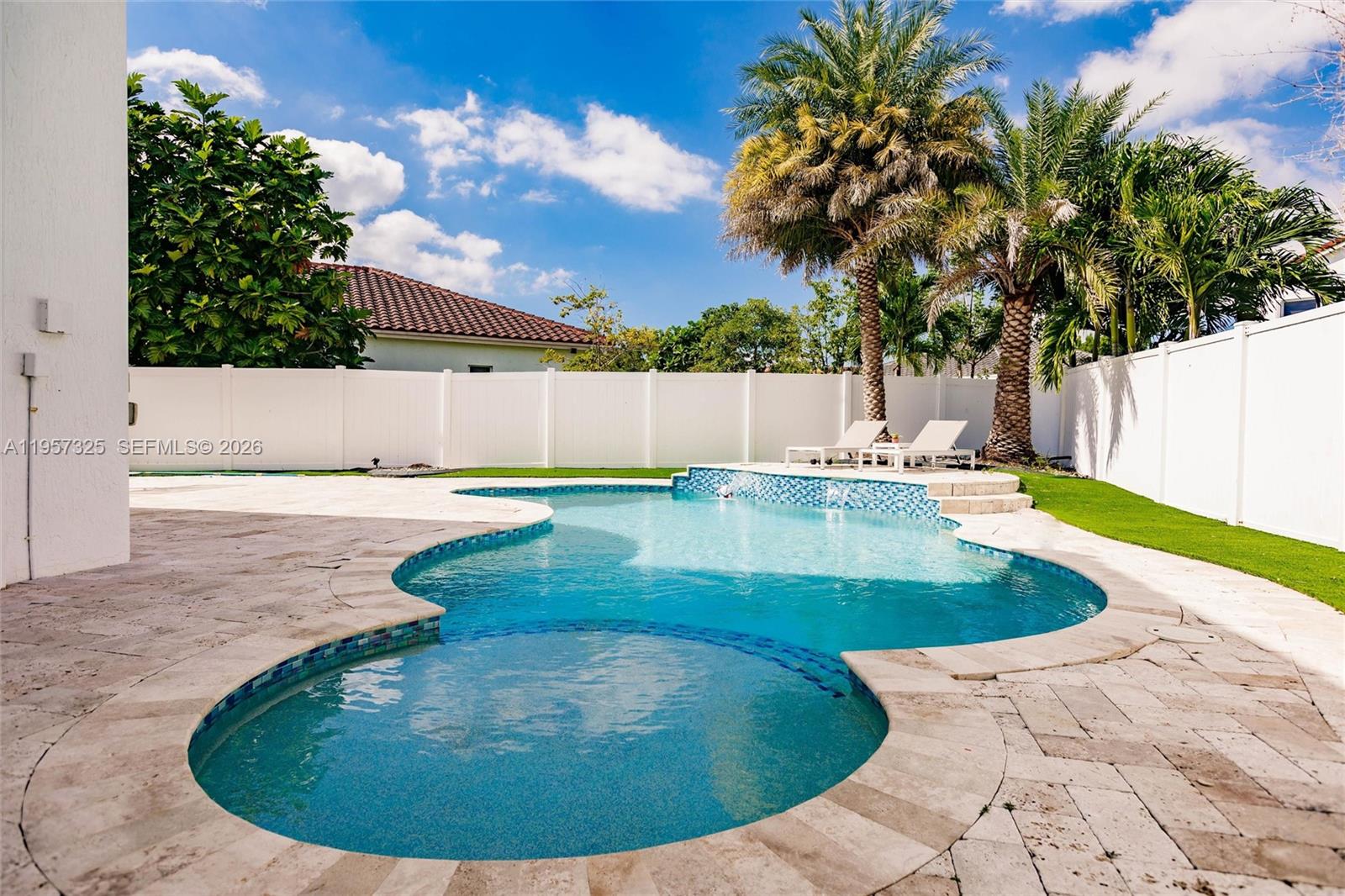 17063 Southwest 91st Street Miami, FL 33196 - Photo 11 of 45