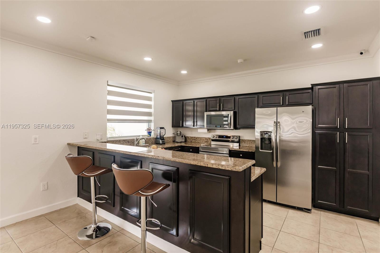 17063 Southwest 91st Street Miami, FL 33196 - Photo 11 of 47