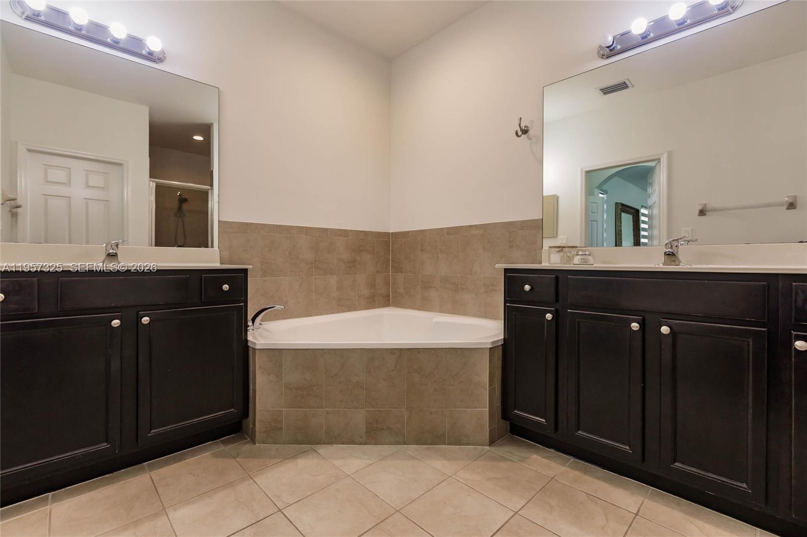 17063 Southwest 91st Street Miami, FL 33196 - Photo 20 of 47