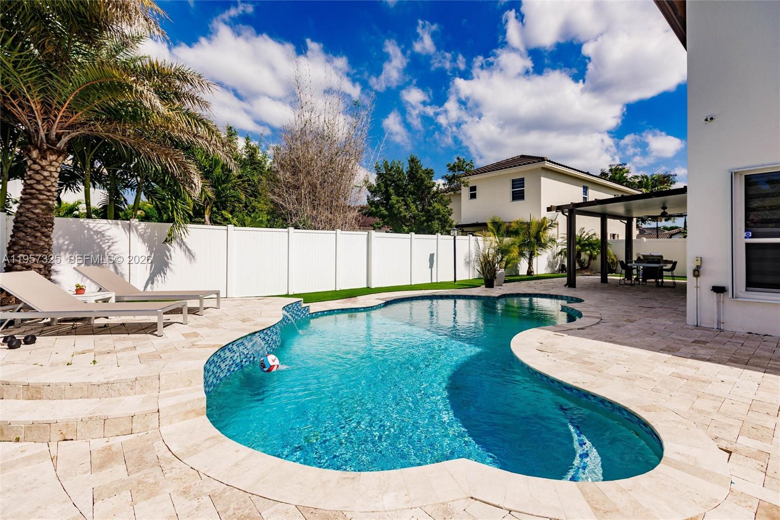 17063 Southwest 91st Street Miami, FL 33196 - Photo 37 of 47