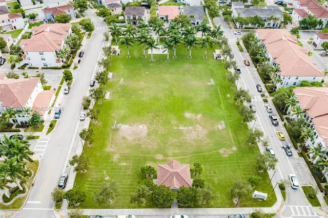 $979,000 | 17063 Southwest 91st Street, Miami, FL 33196