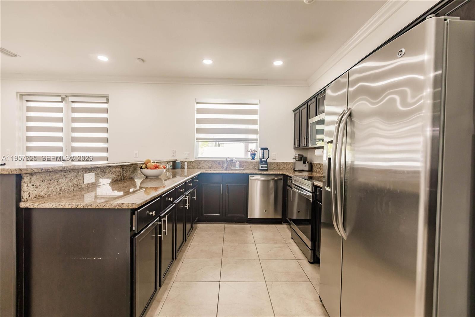 17063 Southwest 91st Street Miami, FL 33196 - Photo 10 of 47