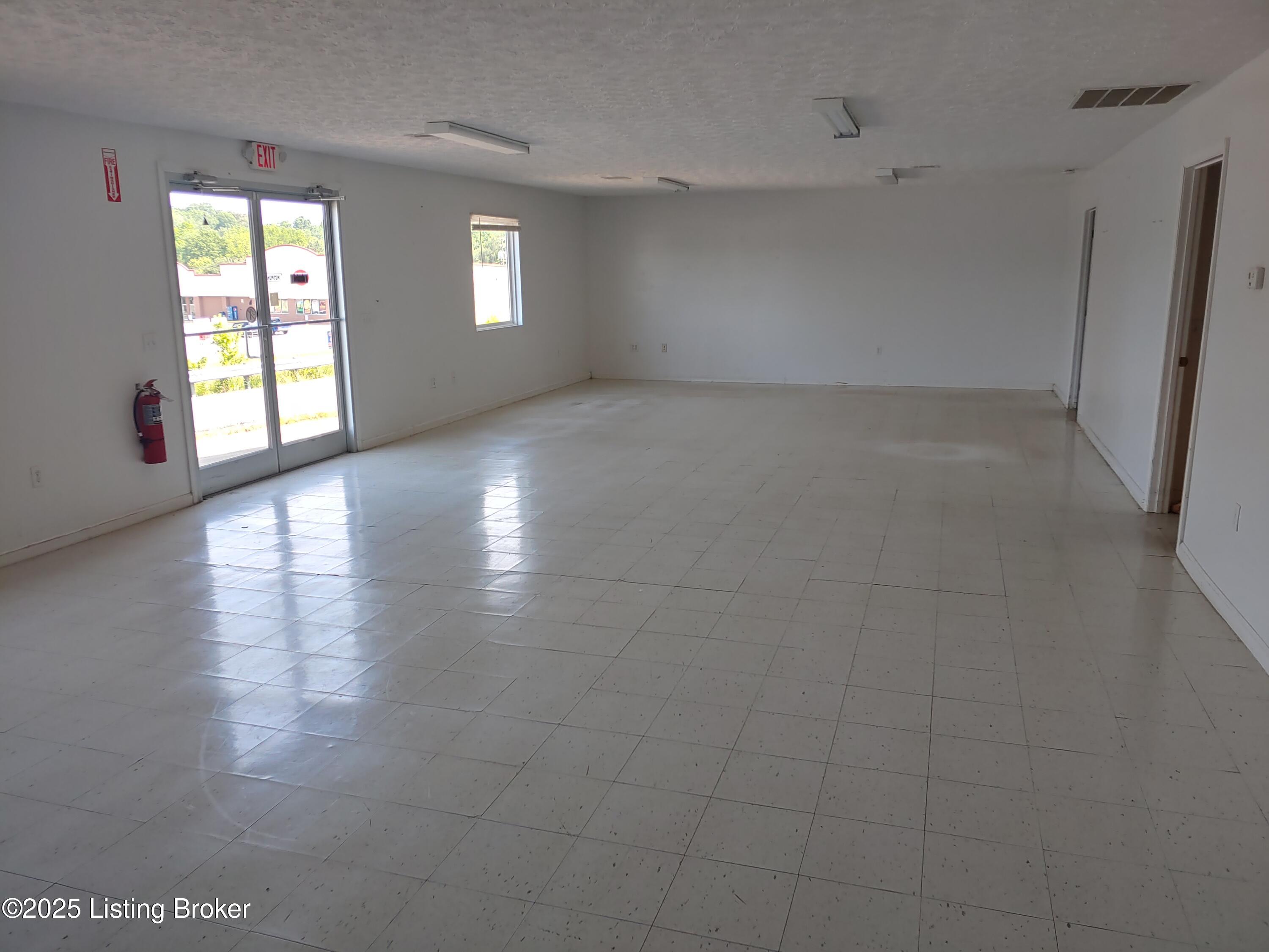 102 Castle Ridge Drive Edmonton, KY 42129 - Photo 2 of 13 Front Room and Entry Door (1)