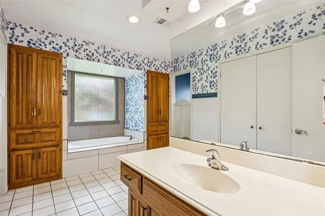 $438,500 | 1712 Woodcreek Drive, Richardson, TX 75082