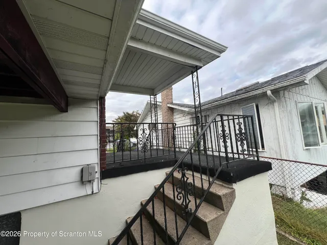 $1,300 | 162 North Third Street, Old Forge, PA 18518