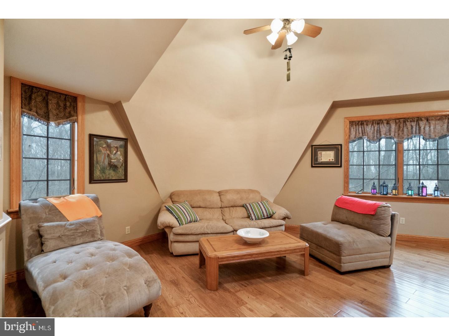 1975 Miller Road Pennsburg, PA 18073 - Photo 3 of 25 Living Room