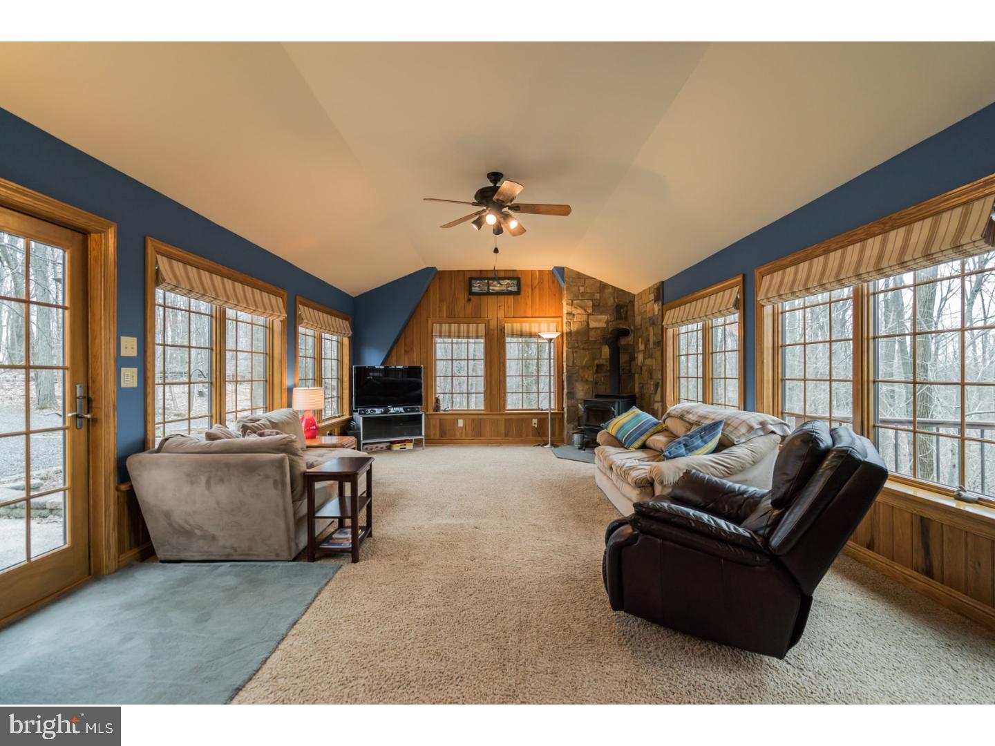 1975 Miller Road Pennsburg, PA 18073 - Photo 5 of 25 Family Room