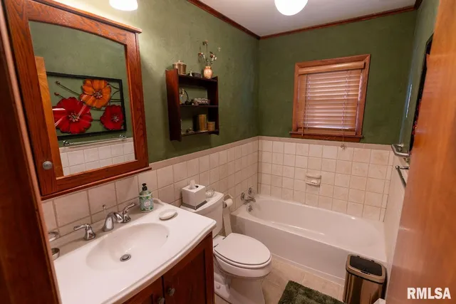 $114,000 | 127 West Homer Avenue, Harrisburg, IL 62946