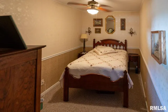 $114,000 | 127 West Homer Avenue, Harrisburg, IL 62946